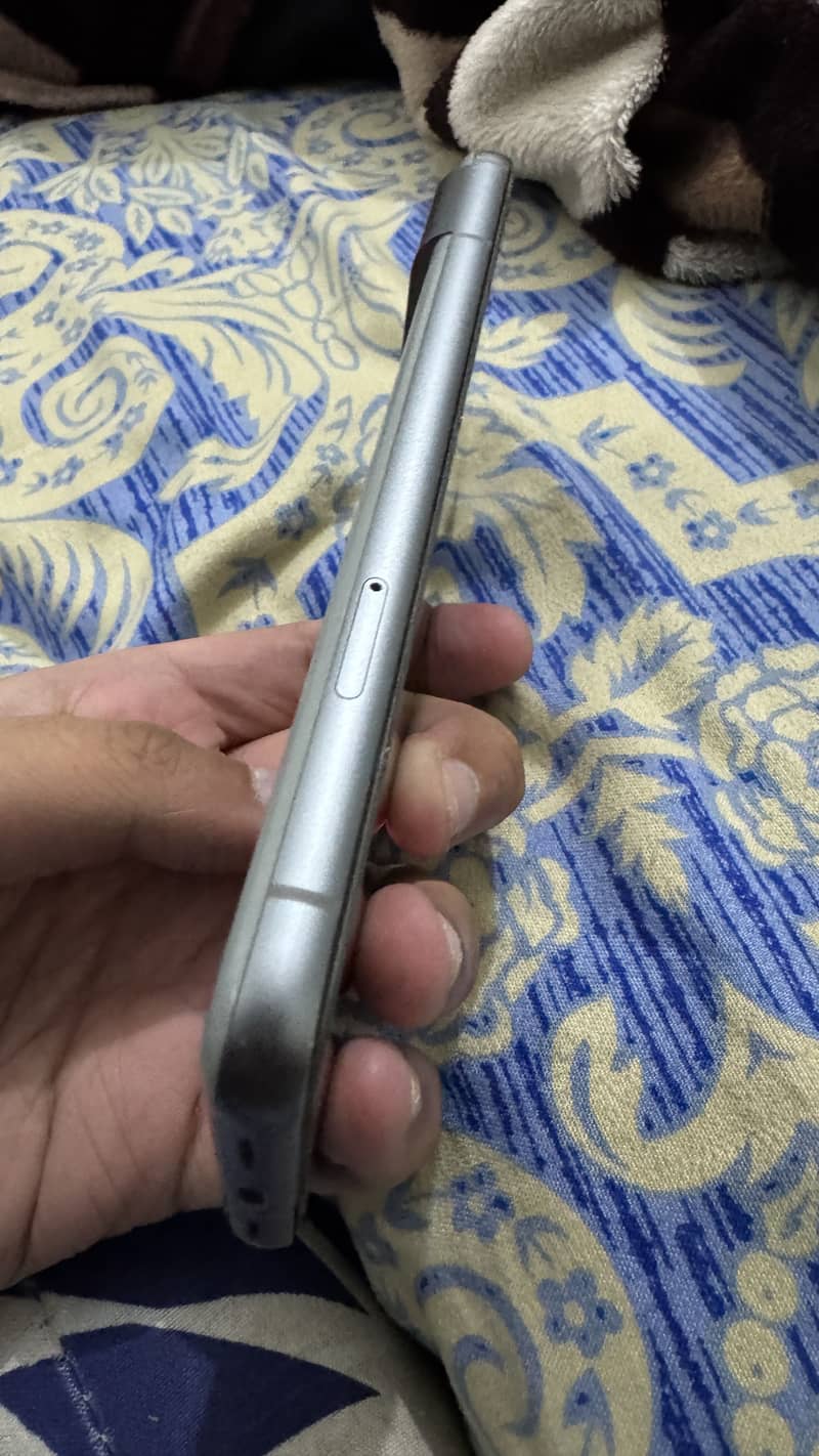 Google Pixel 8 4