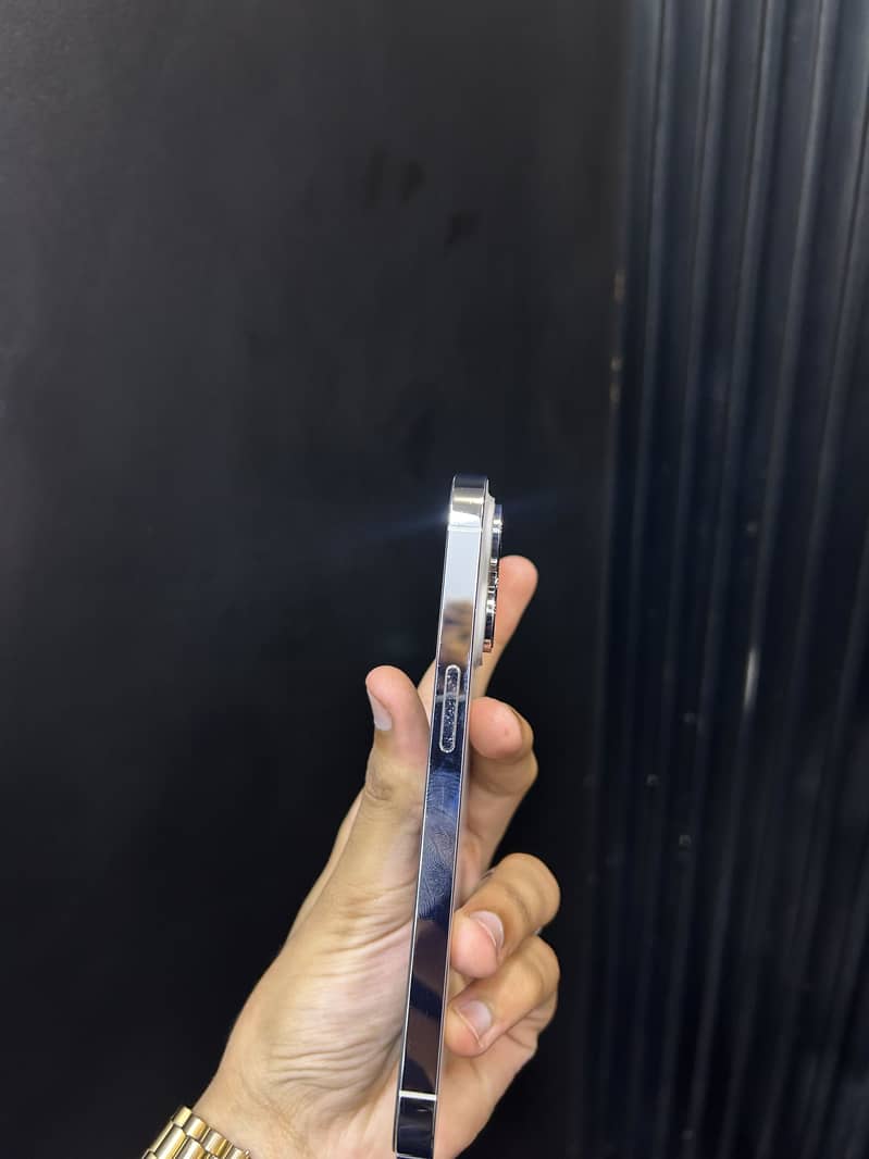Apple iPhone 14 Pro 1