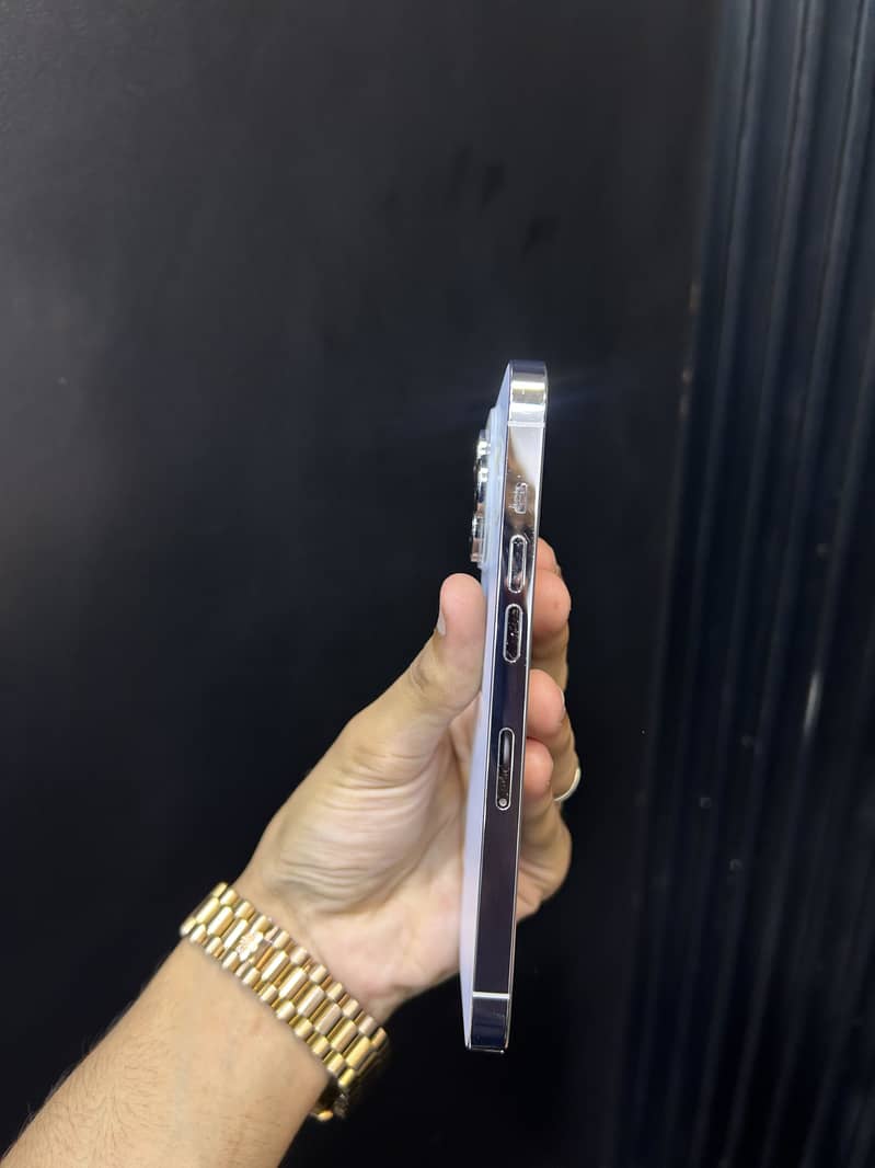 Apple iPhone 14 Pro 2