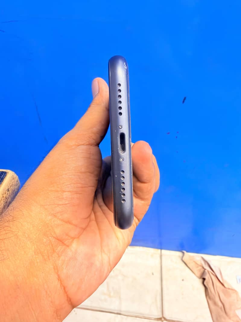 Apple iPhone 11 5