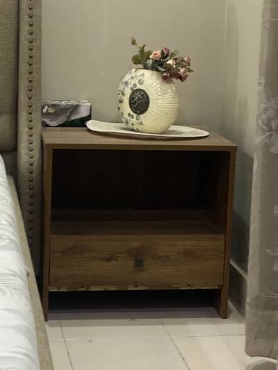 Bed with 2 side table