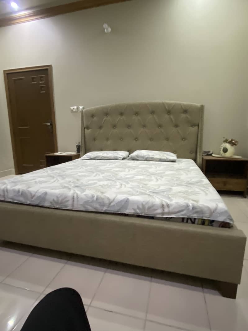 Bed with 2 side table 1