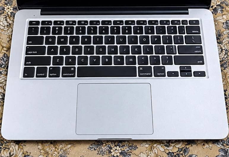 MacBook pro new condition 2