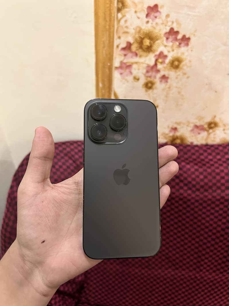 Apple iPhone 14 Pro 0