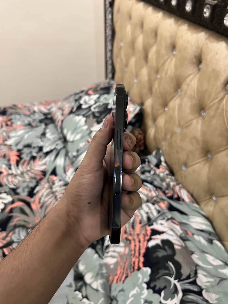 Apple iPhone 14 Pro 3