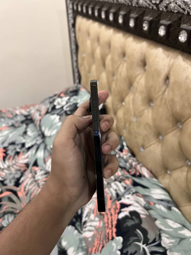Apple iPhone 14 Pro 4