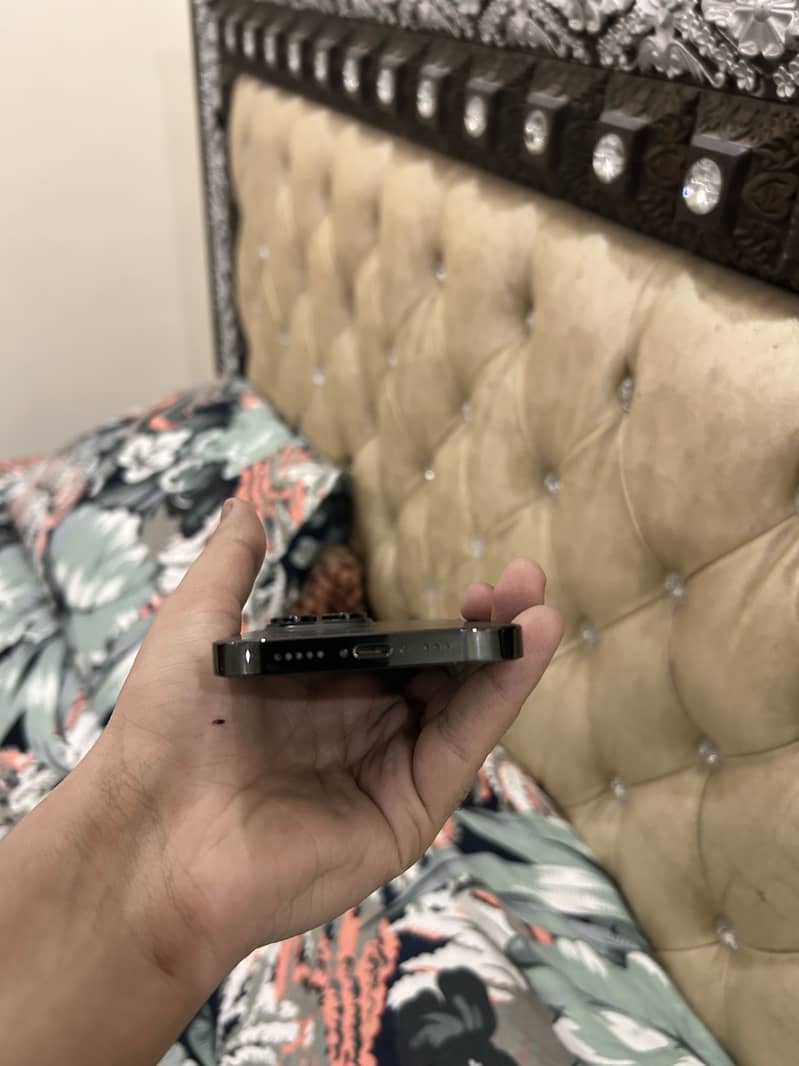 Apple iPhone 14 Pro 8