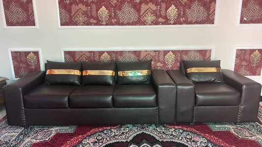 almost Brand new pure wooder sturcture leather sofas 3+2+1