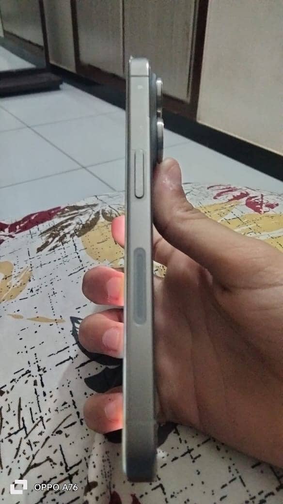 Apple iPhone 15 Pro 0