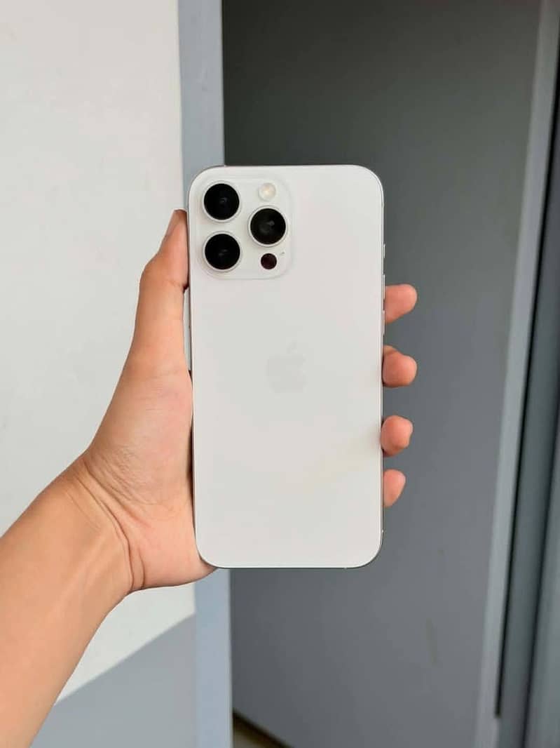 Apple iPhone 16 Pro Max  2months sim time 4