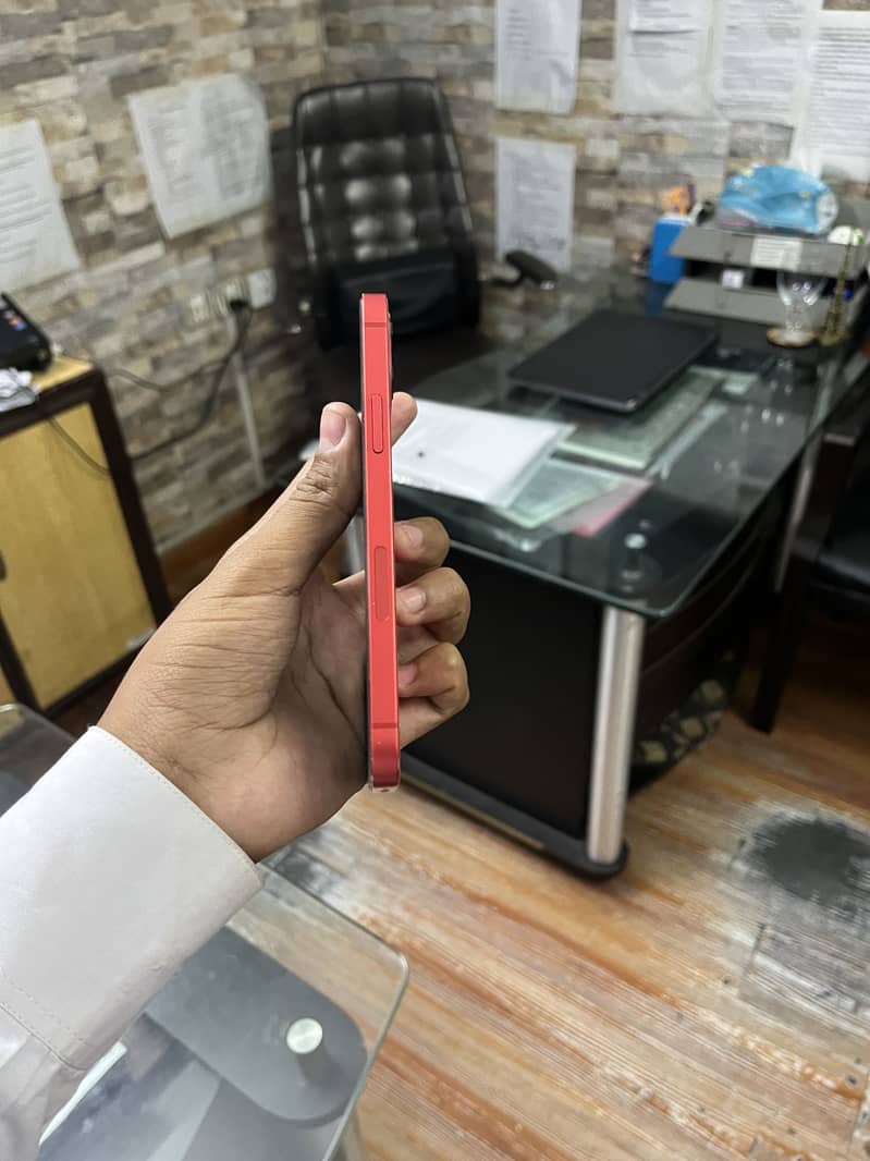 Apple iPhone 12 6