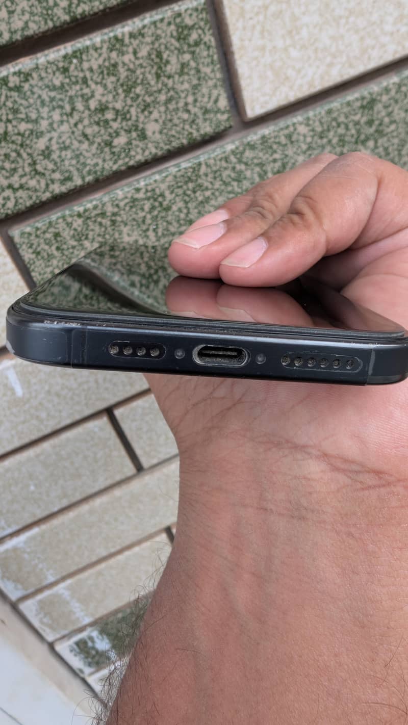 Apple iPhone 15 Pro Max 6