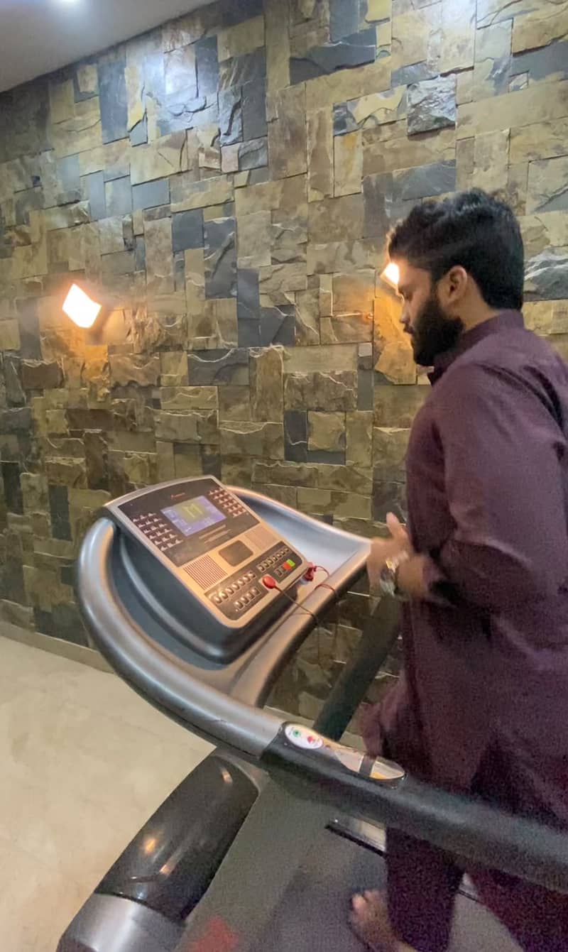 Apollo Heavy Duty Automatic Treadmill 1