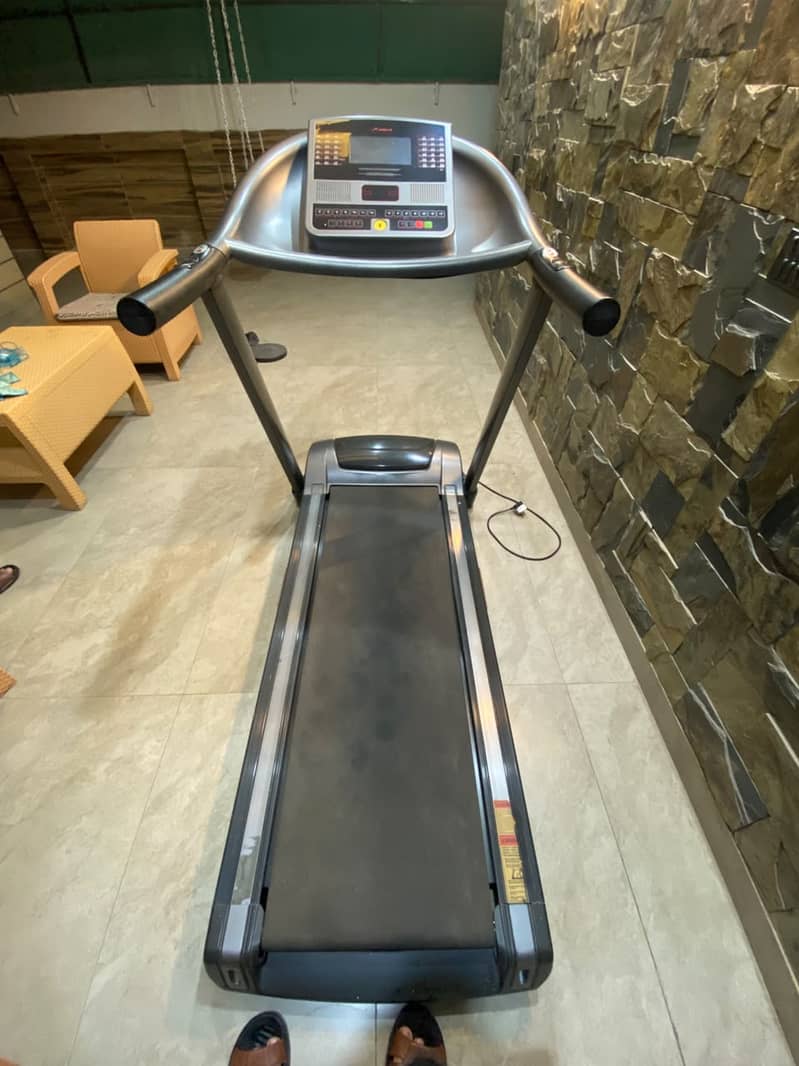 Apollo Heavy Duty Automatic Treadmill 4