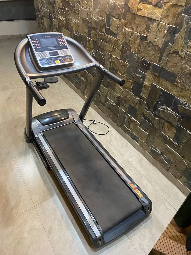 Apollo Heavy Duty Automatic Treadmill 8