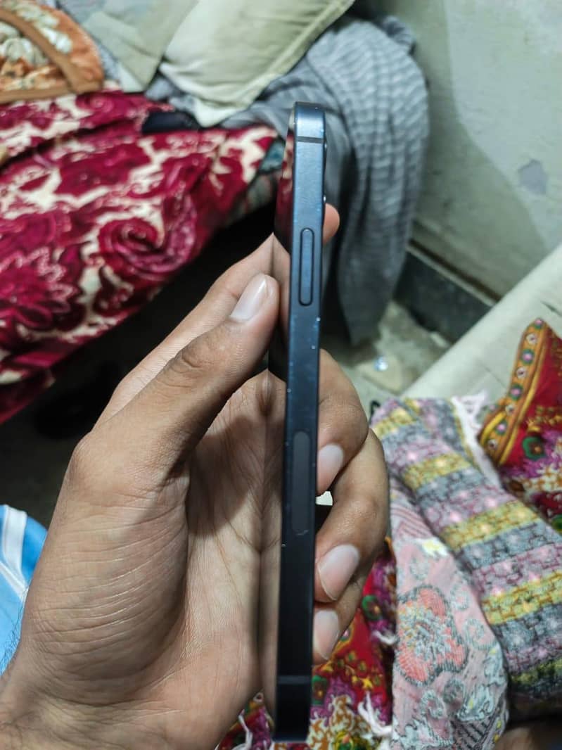 Apple iPhone 12 2
