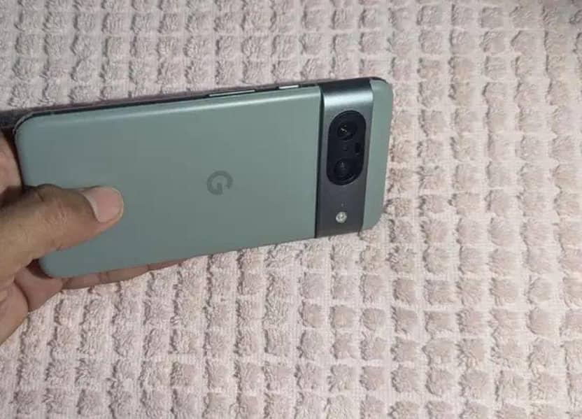 Google Pixel 8 2