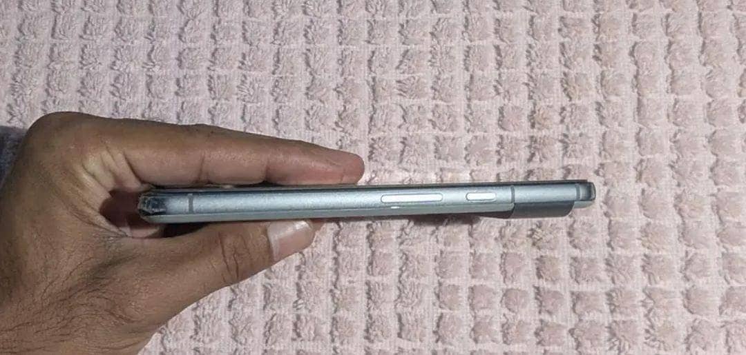 Google Pixel 8 5