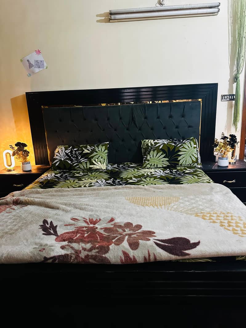 Black Coshocton Bed 3
