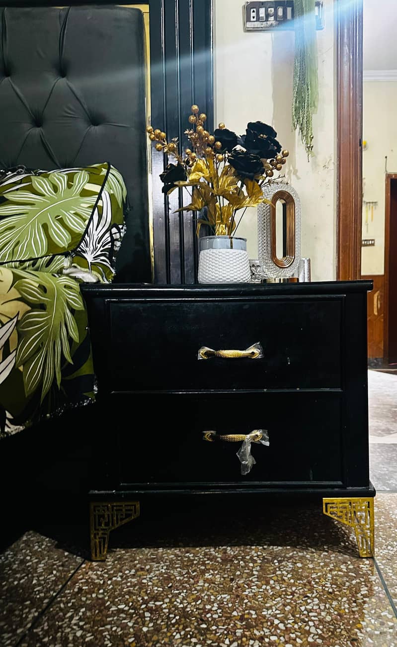Black Coshocton Bed 4
