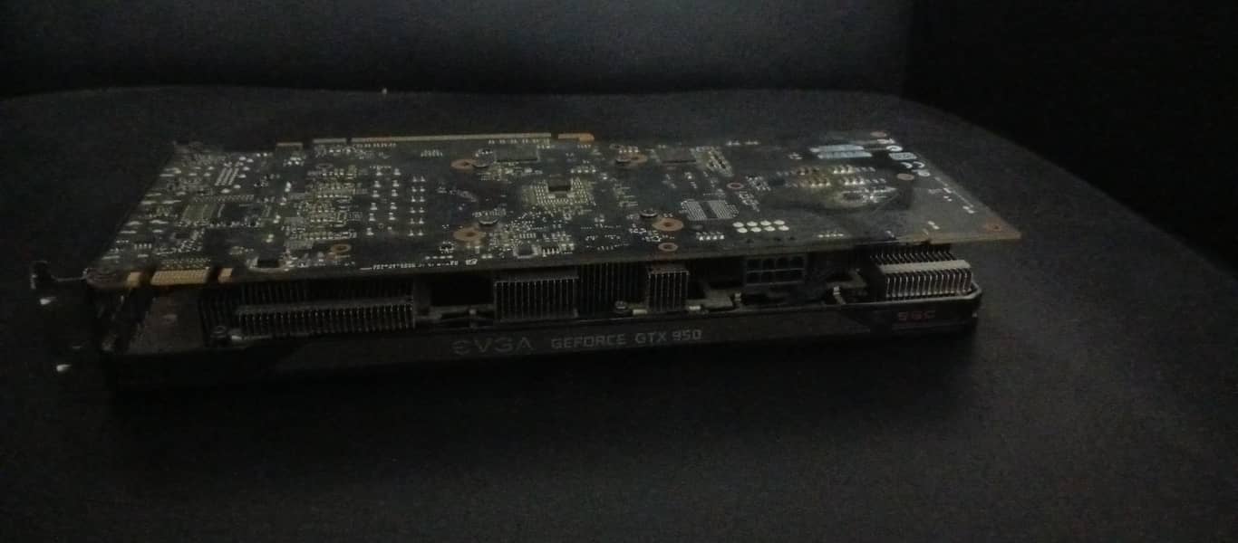 EVGA 950 MINT CONDITION 1