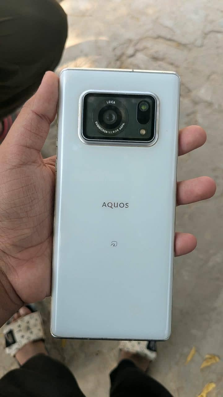 Sharp Aquos Sense7 plus 0