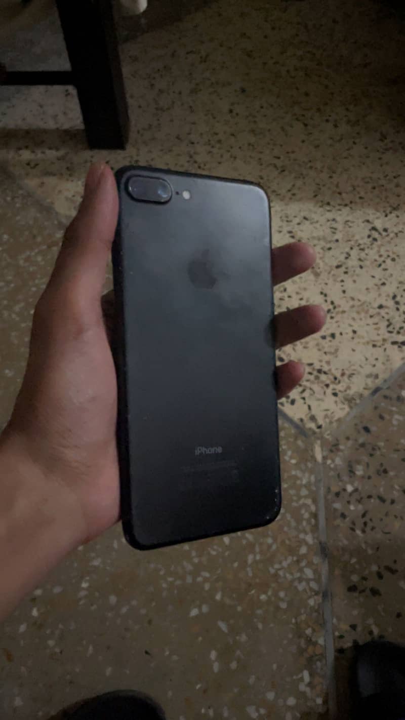 Apple iPhone 7 Plus 1