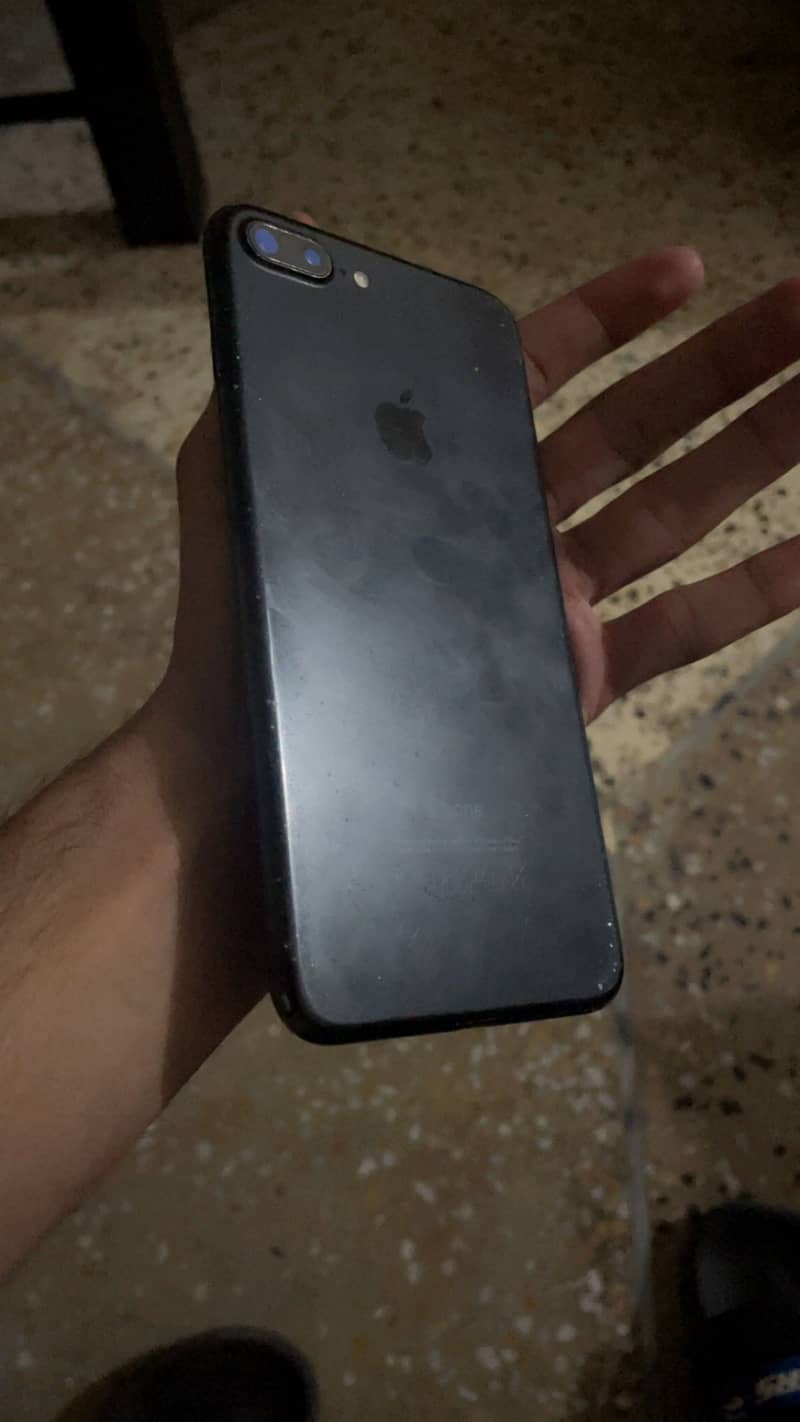 Apple iPhone 7 Plus 2