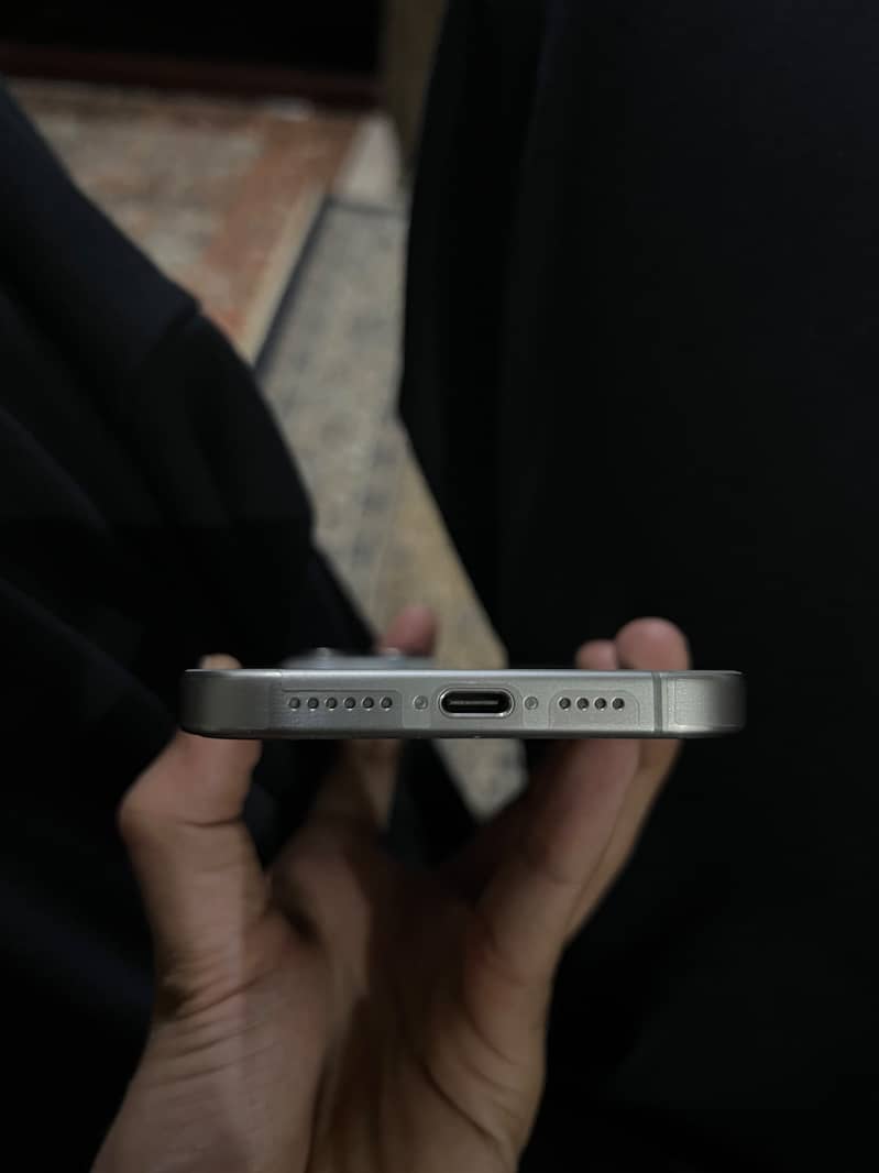 Apple iPhone 15 Pro Max 5