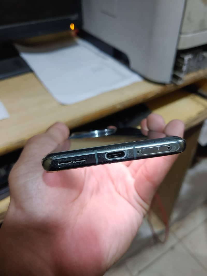 One Plus 11 5g 6