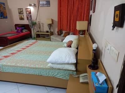 Dha Fully Furnished Room In 500 Yards Bungalow