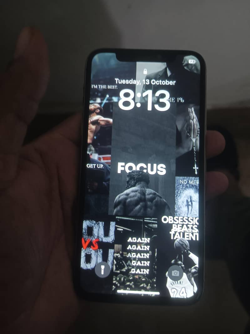 Apple iPhone X 4