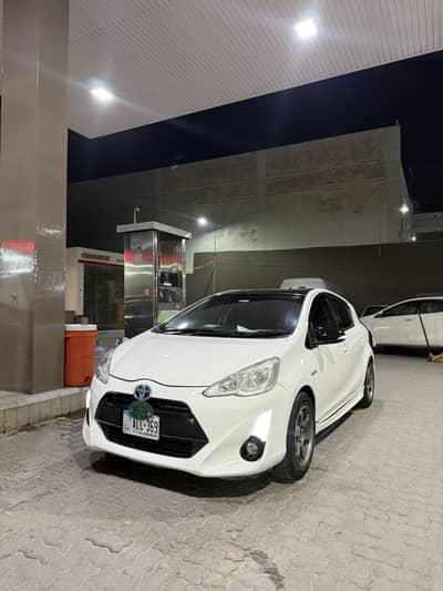 Toyota Aqua 2015/18 S Key With Cruise Control