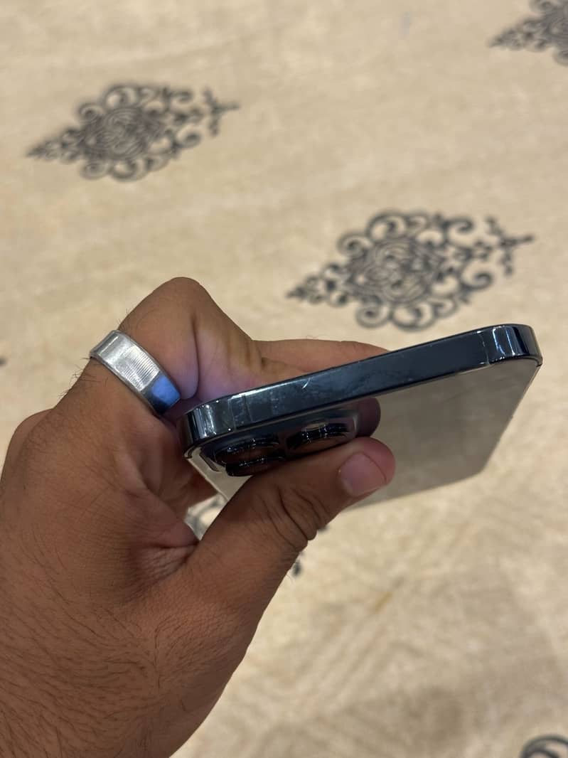 Apple iPhone 12 Pro Max 3