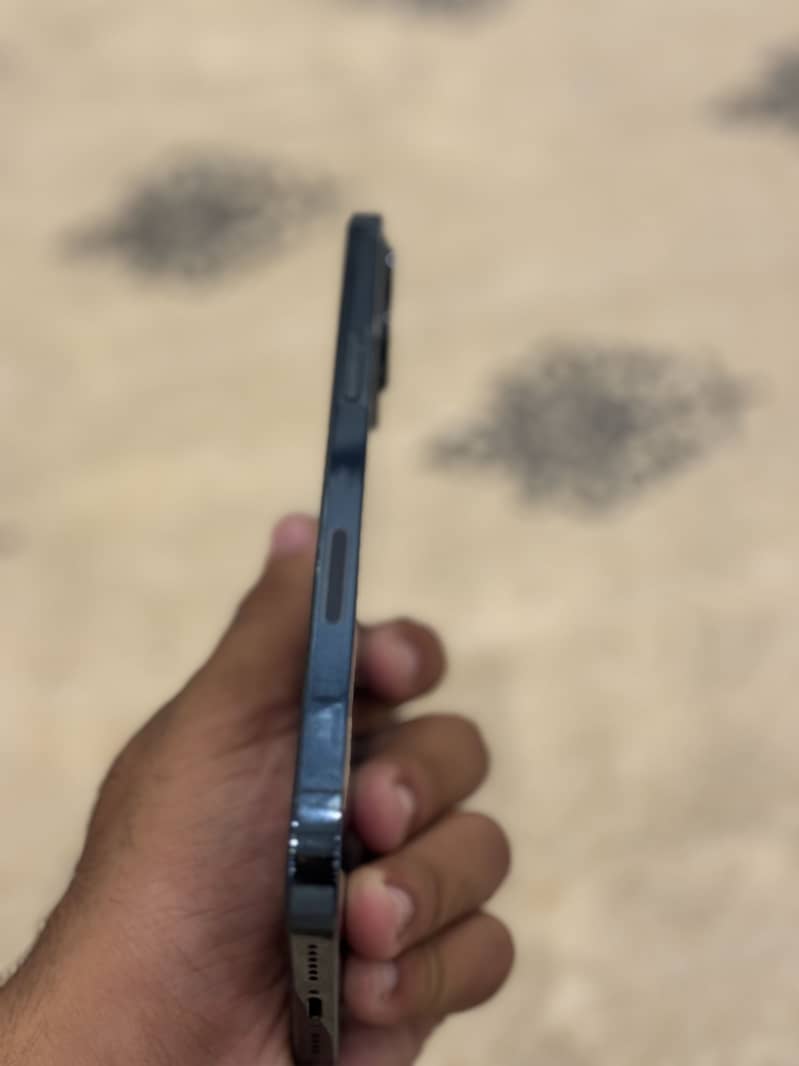 Apple iPhone 12 Pro Max 4