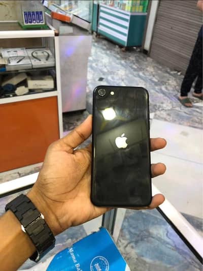 Apple iPhone SE