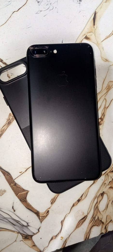 Apple iPhone 7 Plus 1