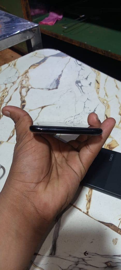 Apple iPhone 7 Plus 2