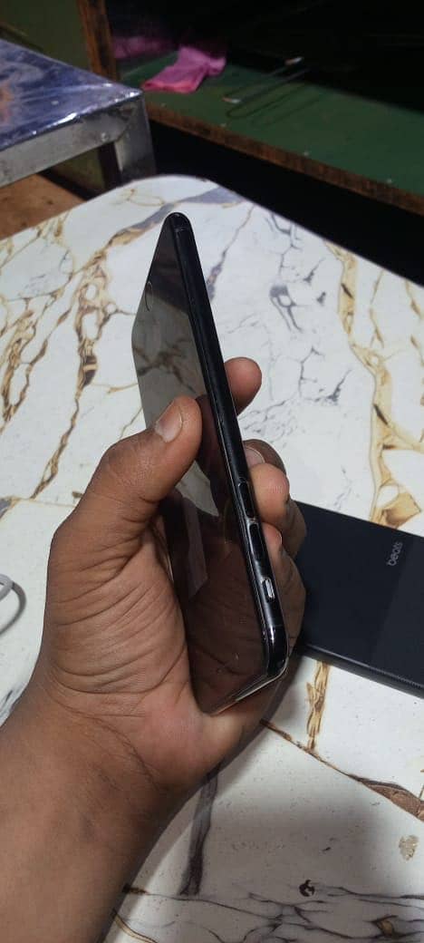 Apple iPhone 7 Plus 8