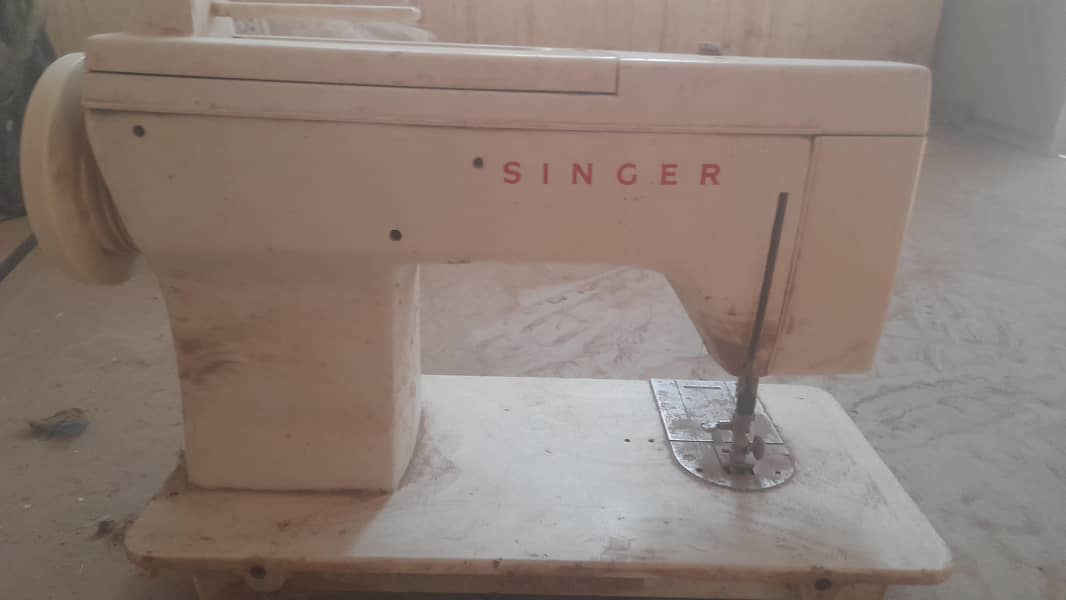 OLD SINGER  SEWING MACHINE 3