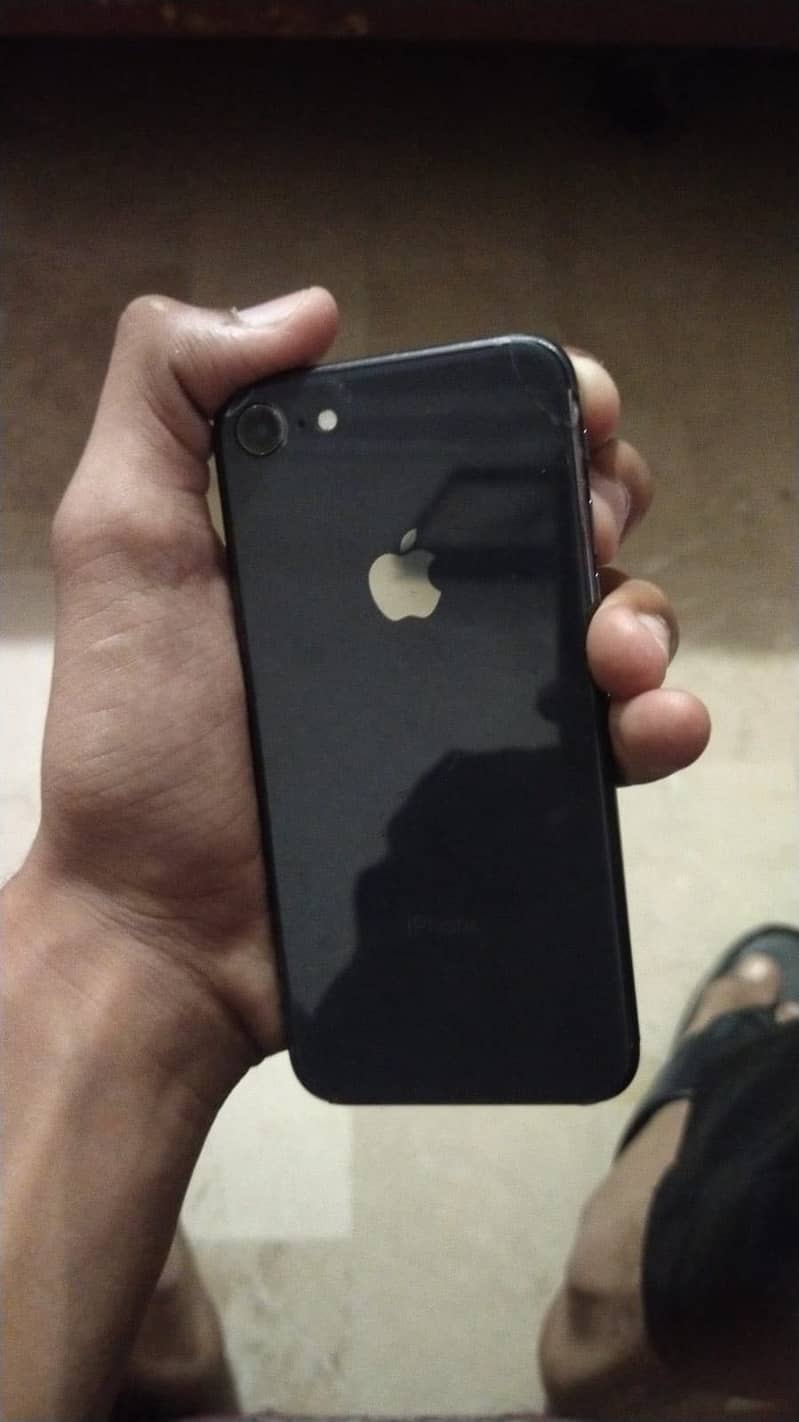Apple iPhone 8 4