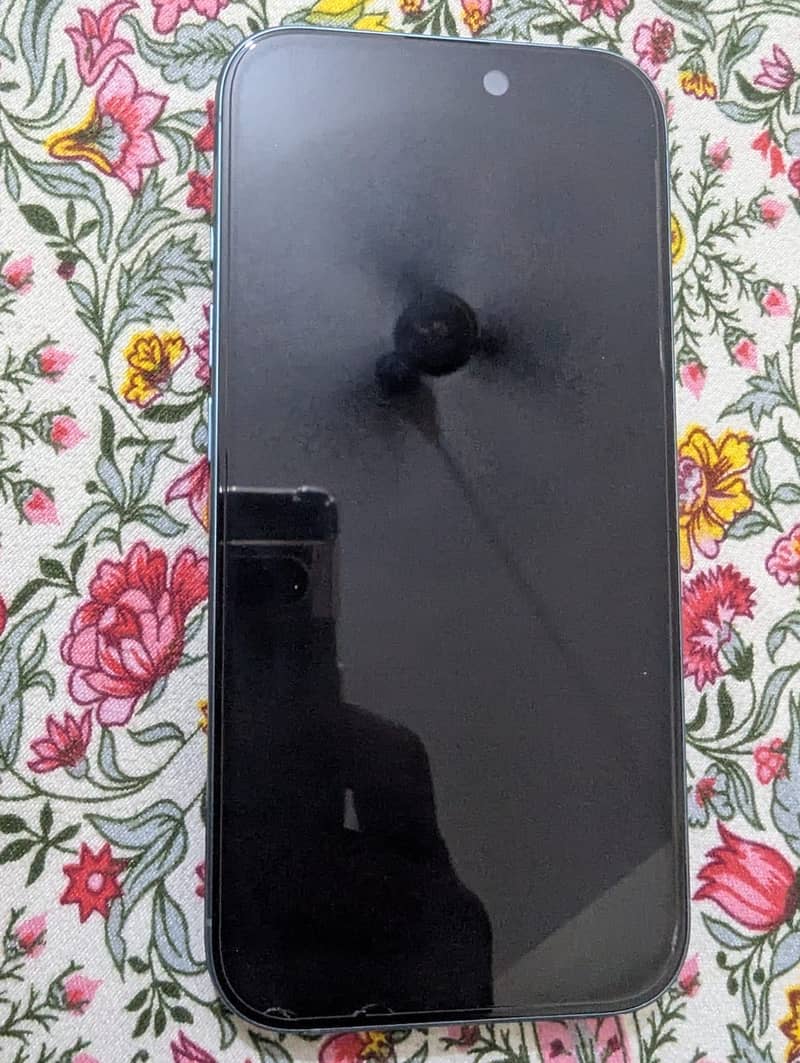 Apple iPhone 16 5