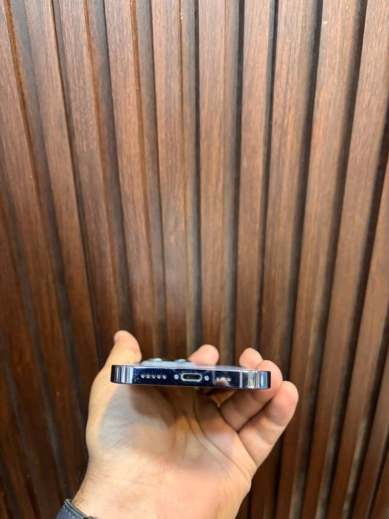 Apple iPhone 13 Pro 2