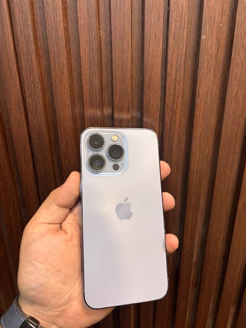 Apple iPhone 13 Pro 4