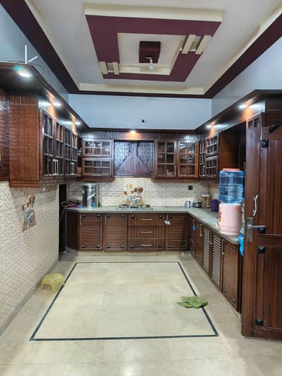 240 sq yards beutyfull portion for rent in kaneez Fatima society
