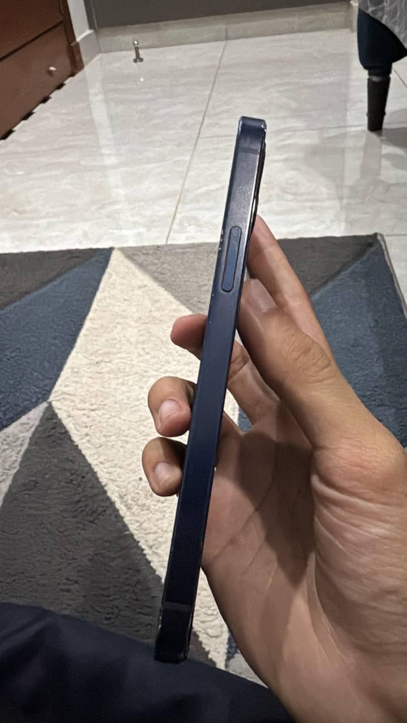 Apple iPhone 12 5