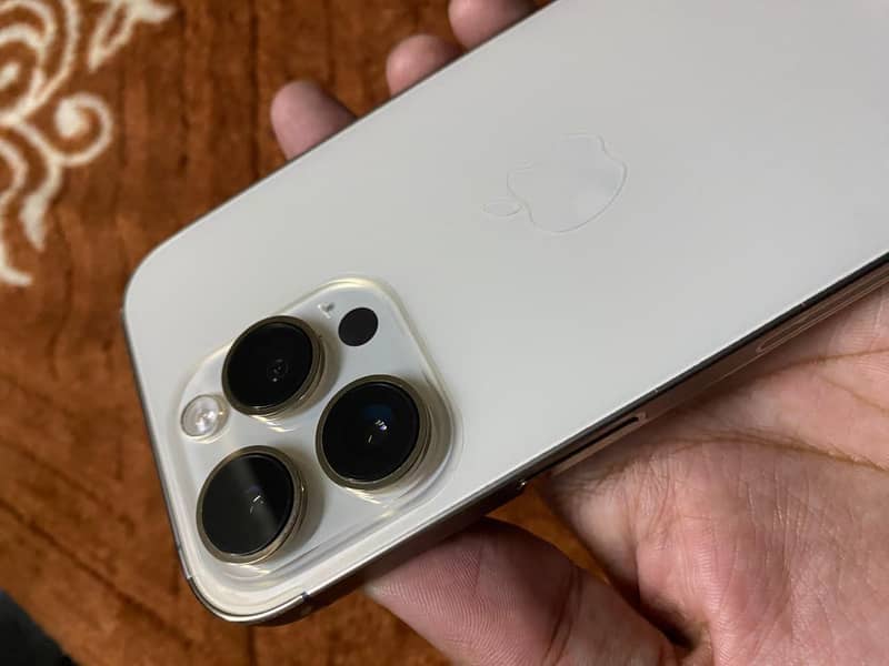 Apple iPhone 14 Pro 2