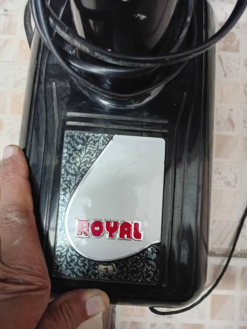 Royal Bracket Fan 0