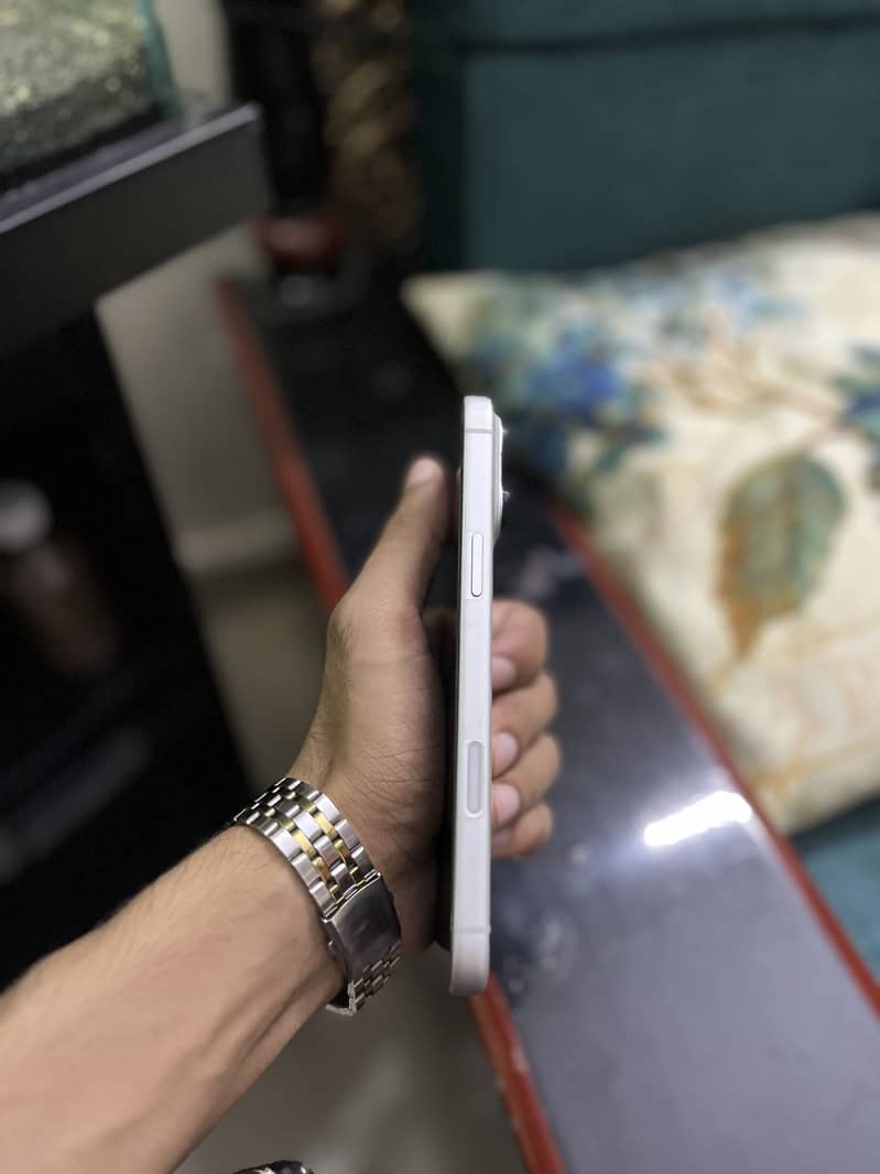 Apple iPhone 17 Pro Max 6