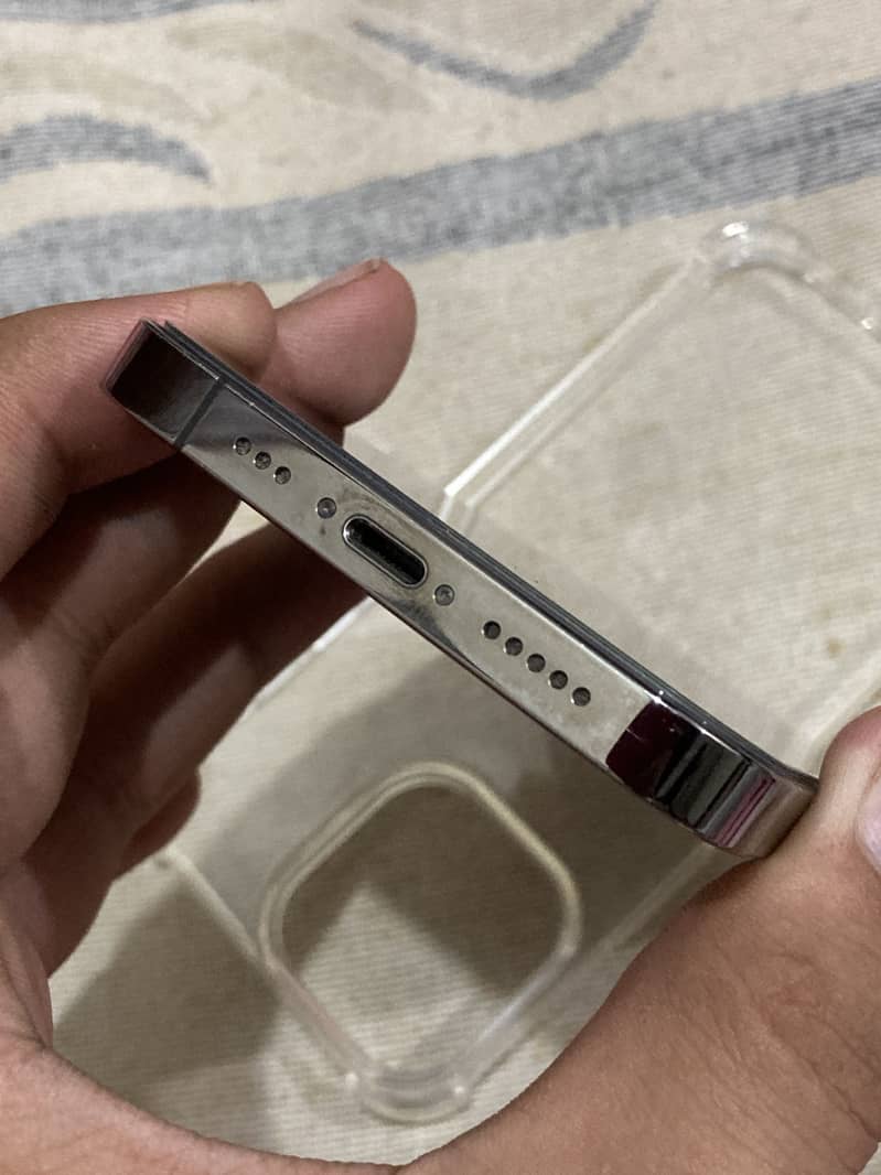 Apple iPhone 13 Pro 1